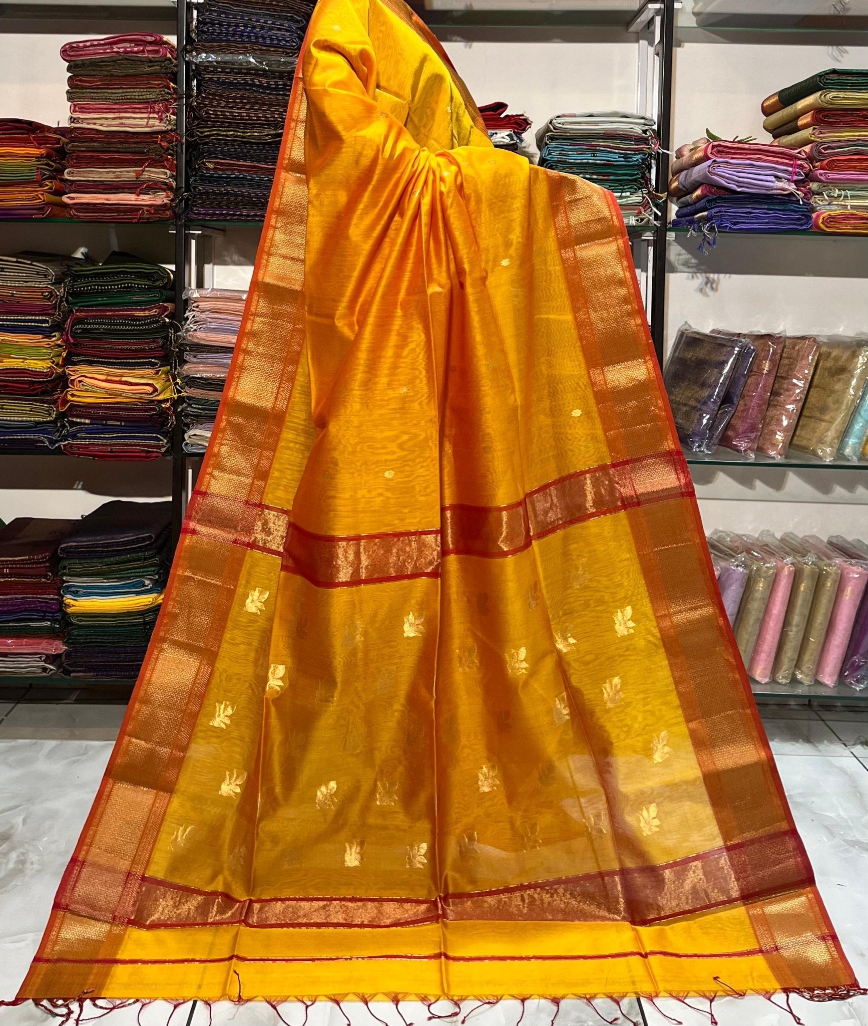 Traditional Pure Maheshwari Handwoven Zari with Lotus Butti Saree. - Silk Stories
