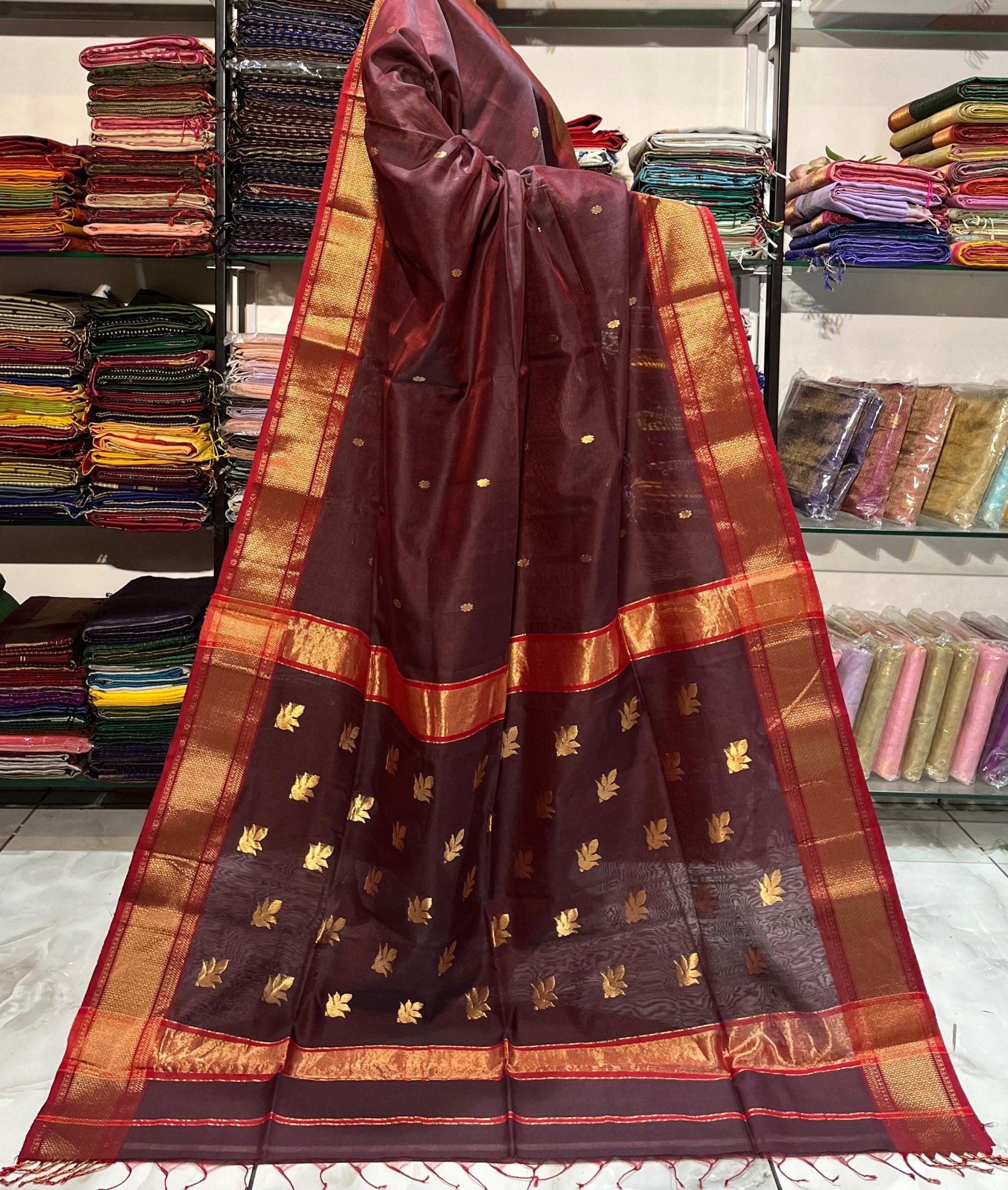 Traditional Pure Maheshwari Handwoven Zari with Lotus Butti Saree. - Silk Stories