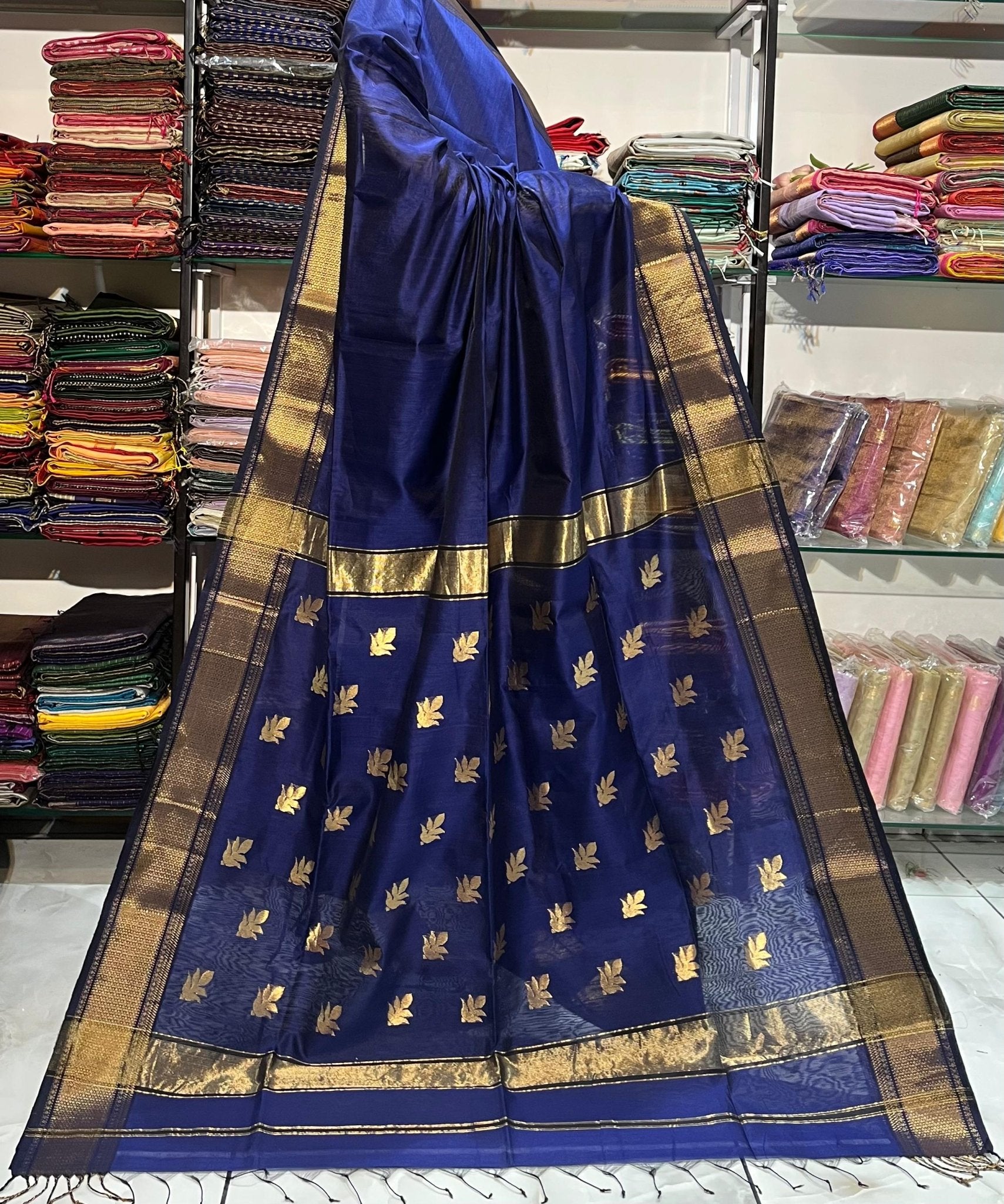Traditional Pure Maheshwari Handwoven Zari with Lotus Butti Saree. - Silk Stories