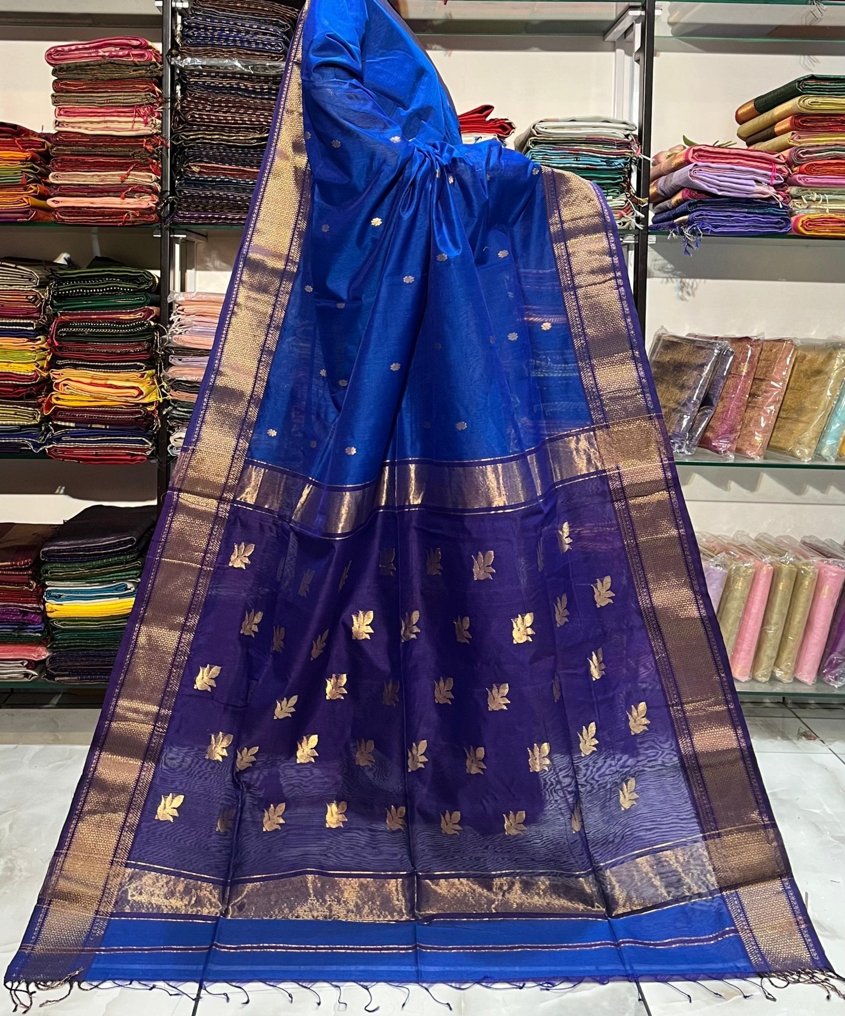 Traditional Pure Maheshwari Handwoven Zari with Lotus Butti Saree. - Silk Stories