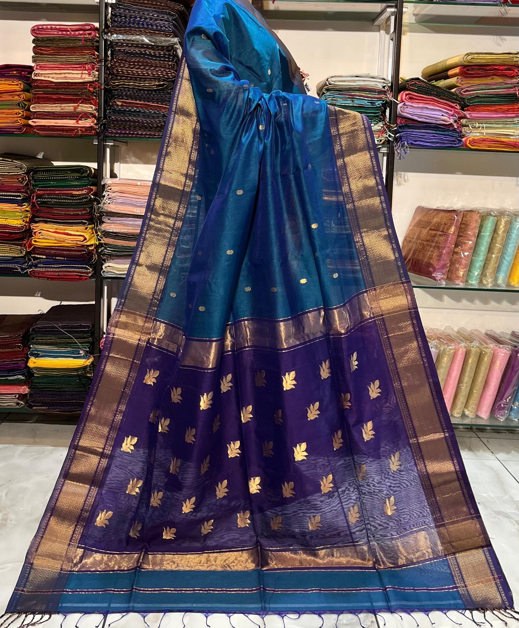 Traditional Pure Maheshwari Handwoven Zari with Lotus Butti Saree. - Silk Stories